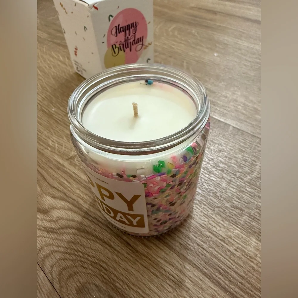 NIB Colorful Confetti Sprinkle Happy Birthday Candle - Vanilla & Cream Scented